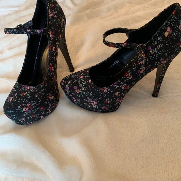 Ardene floral heels - Picture 2 of 4